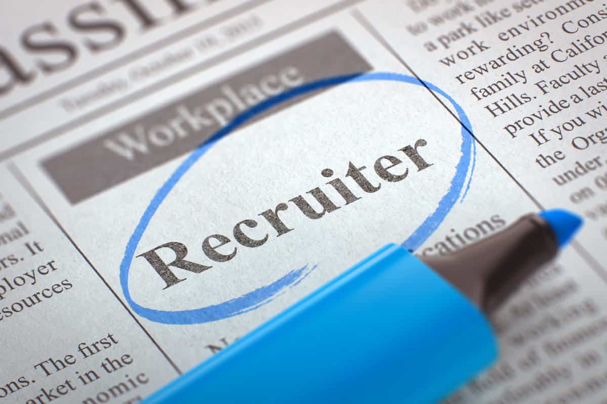 benefits of using a recruiter