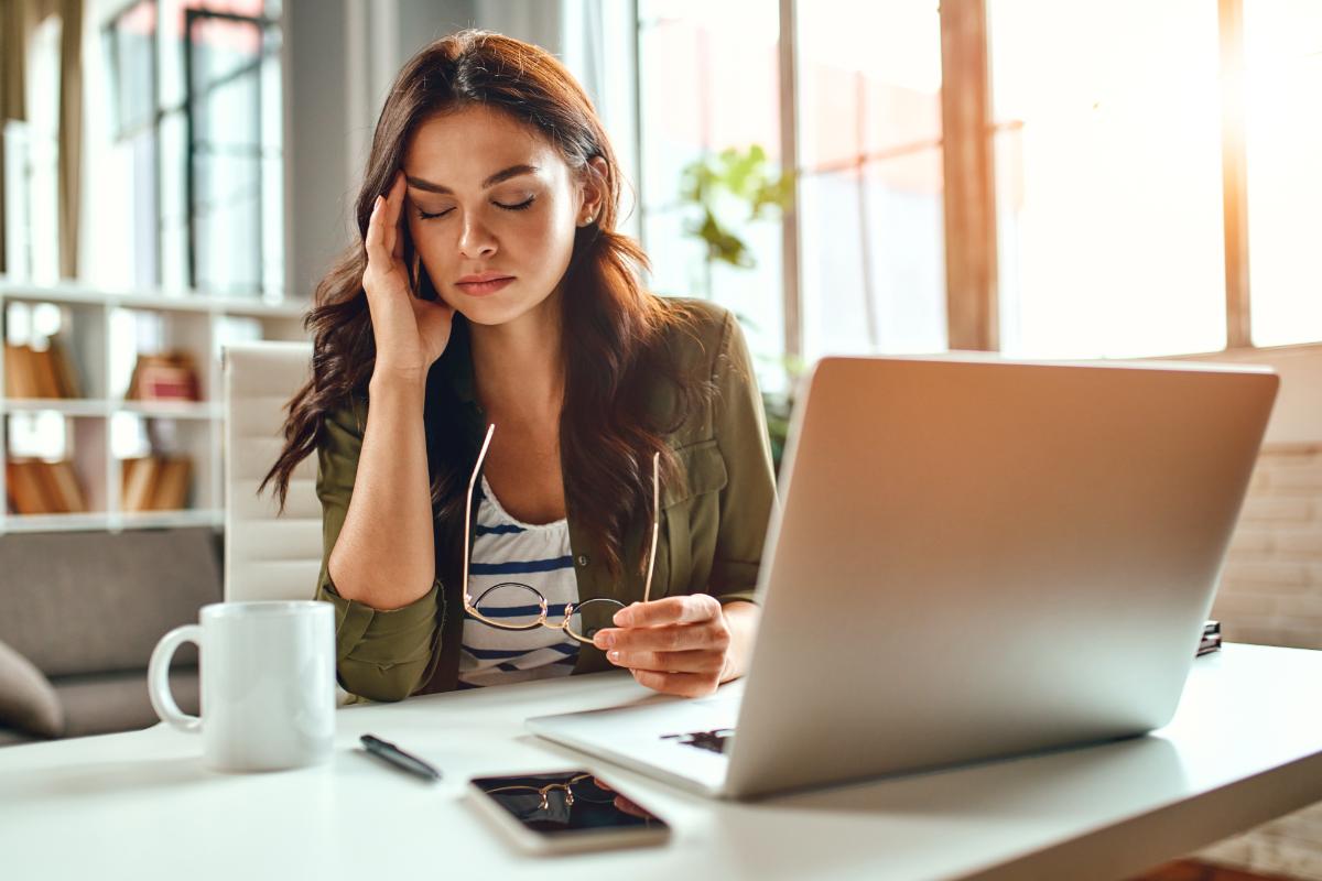 a young woman is fed up with her current job and decides it is time to start looking for another one